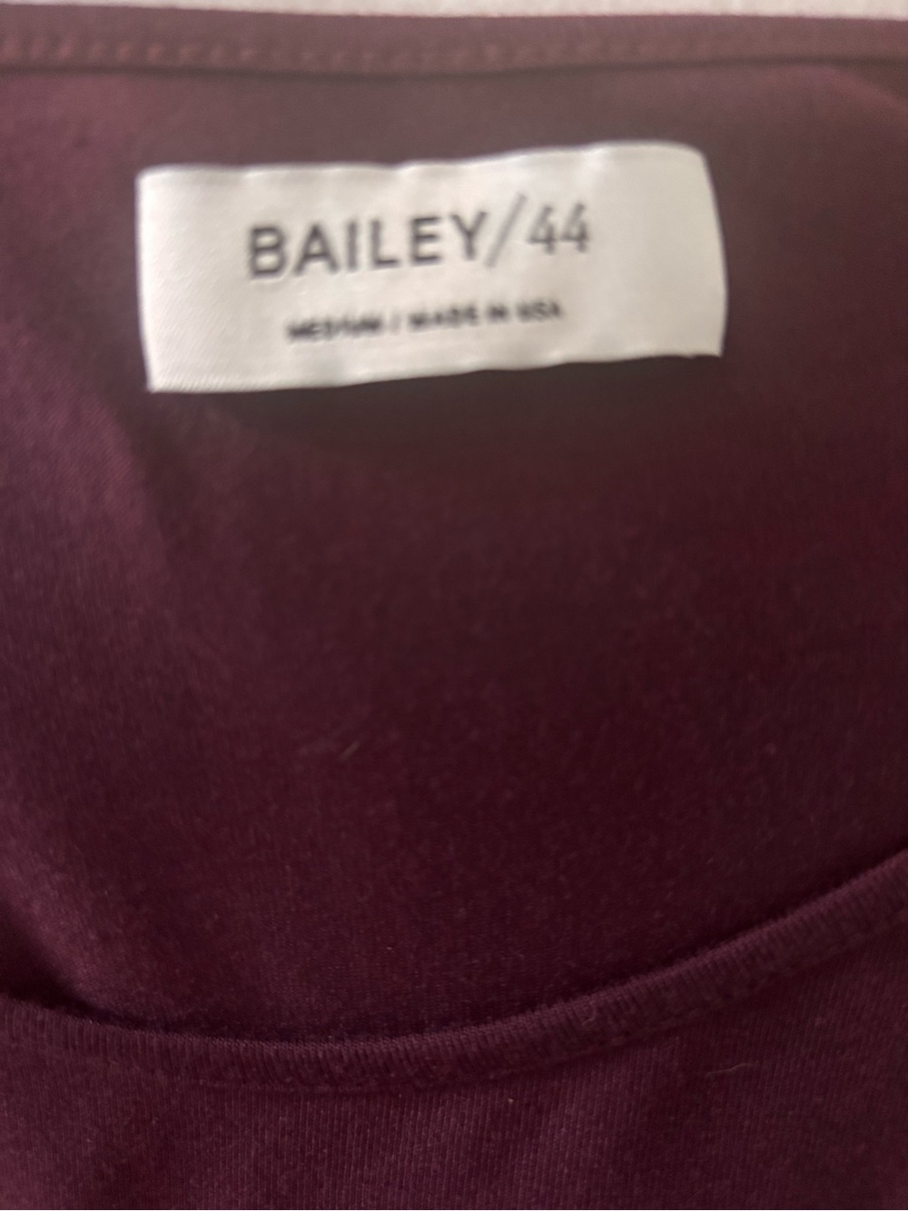 BAILEY/44 COLD SHOULDER TOP IN PLUM 💕 SZ M - Picture 8 of 9